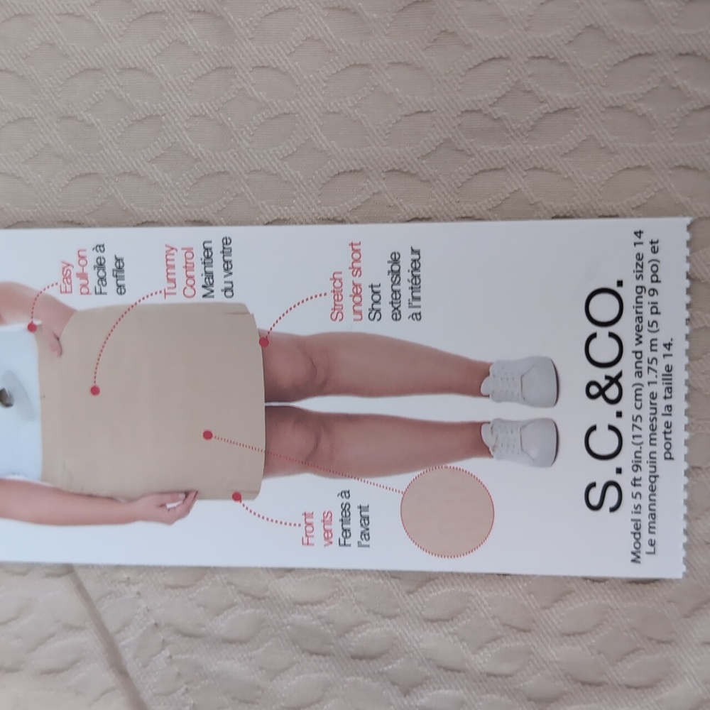 Sz 16: S.C. & Co. Tummy Control Skort Cream